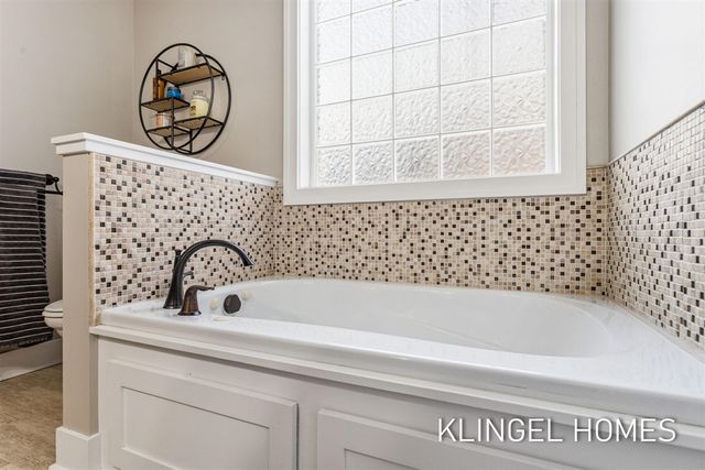 16831 Watersedge Drive, Grand Haven, MI 49417