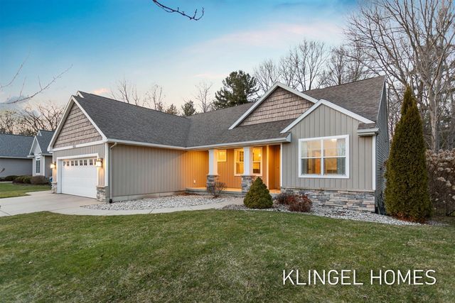 16831 Watersedge Drive, Grand Haven, MI 49417