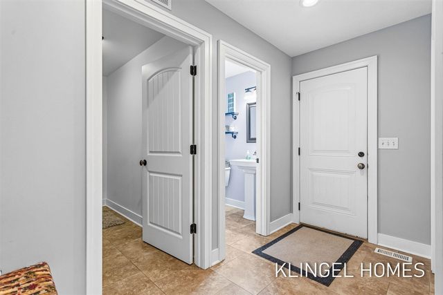 16831 Watersedge Drive, Grand Haven, MI 49417