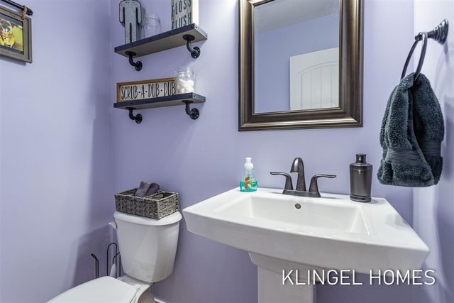 16831 Watersedge Drive, Grand Haven, MI 49417