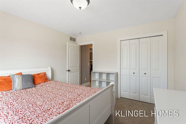 16831 Watersedge Drive, Grand Haven, MI 49417