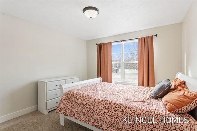 16831 Watersedge Drive, Grand Haven, MI 49417