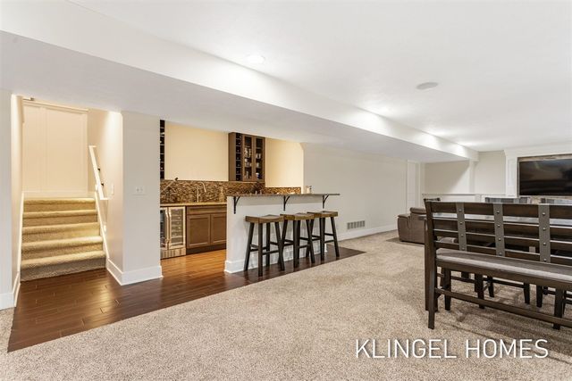 16831 Watersedge Drive, Grand Haven, MI 49417