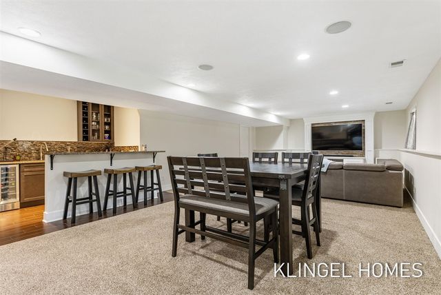 16831 Watersedge Drive, Grand Haven, MI 49417