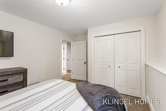 16831 Watersedge Drive, Grand Haven, MI 49417