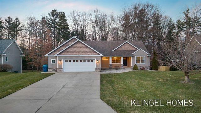 16831 Watersedge Drive, Grand Haven, MI 49417