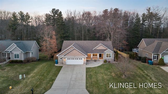16831 Watersedge Drive, Grand Haven, MI 49417