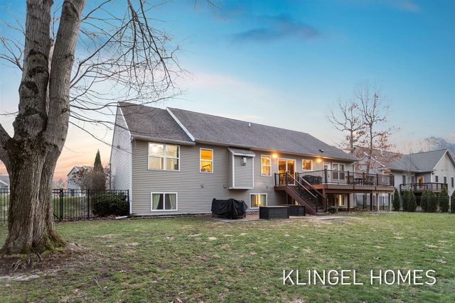 16831 Watersedge Drive, Grand Haven, MI 49417