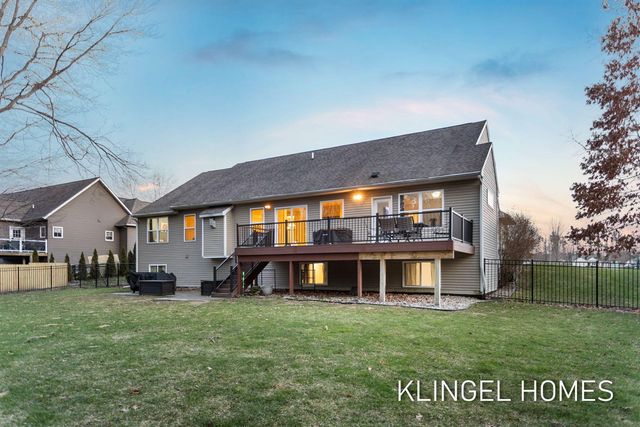 16831 Watersedge Drive, Grand Haven, MI 49417