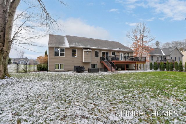 16831 Watersedge Drive, Grand Haven, MI 49417