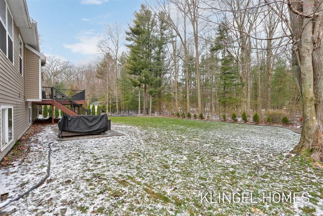 16831 Watersedge Drive, Grand Haven, MI 49417