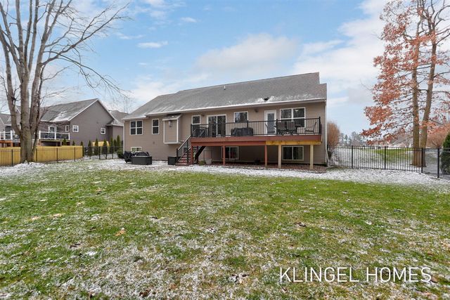 16831 Watersedge Drive, Grand Haven, MI 49417