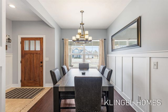 16831 Watersedge Drive, Grand Haven, MI 49417