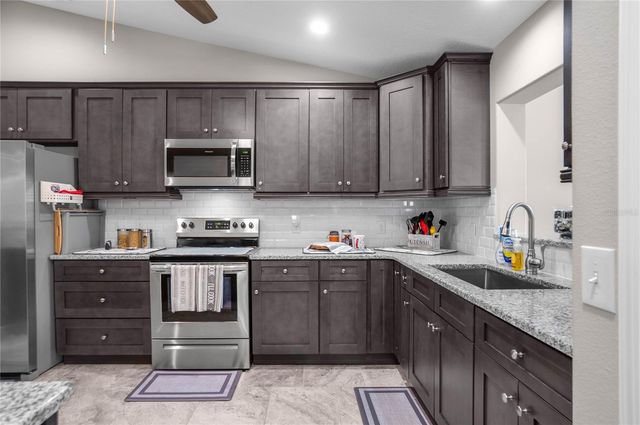 4330 W DRAKE LANE, Dunnellon, FL 34433