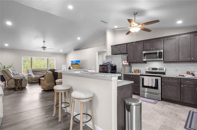 4330 W DRAKE LANE, Dunnellon, FL 34433