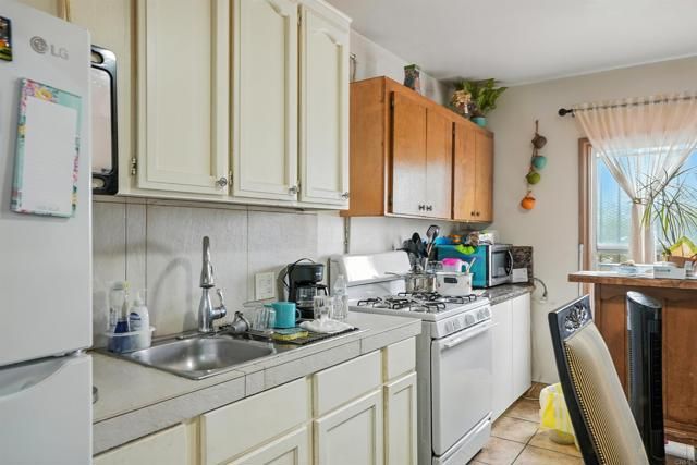 2711 Imperial Avenue, San Diego, CA 92102