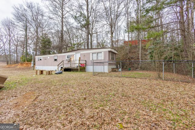 174 Brown St, Heflin, AL 36264