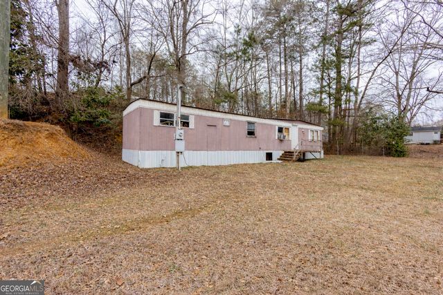 174 Brown St, Heflin, AL 36264