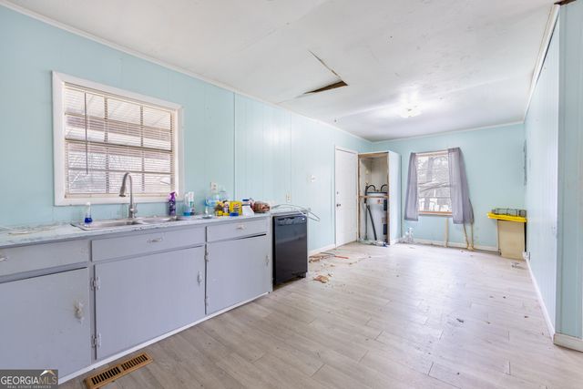 174 Brown St, Heflin, AL 36264