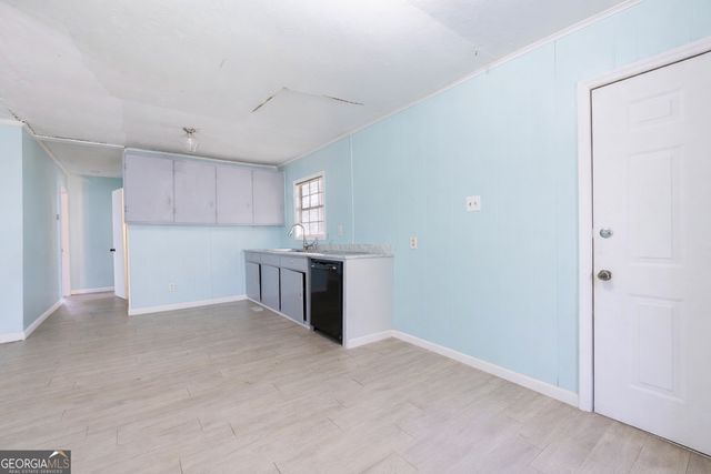 174 Brown St, Heflin, AL 36264