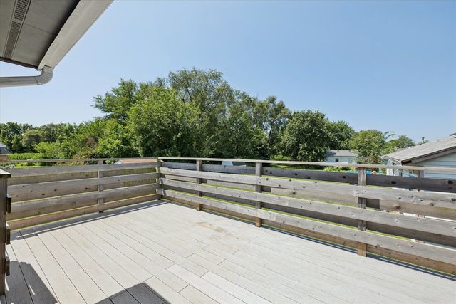 5730 N Division Street, Davenport, IA 52806