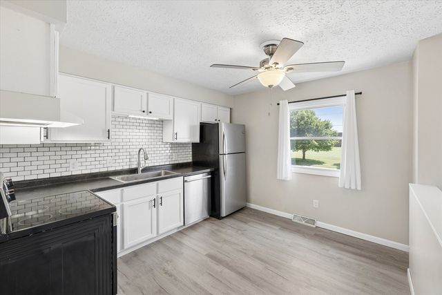 5730 N Division Street, Davenport, IA 52806