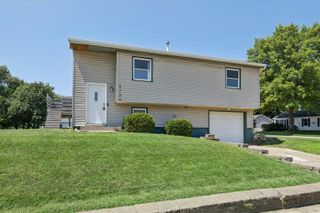 5730 N Division Street, Davenport, IA 52806