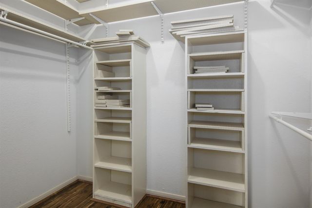 2400 N Braeswood Boulevard 301, Houston, TX 77030