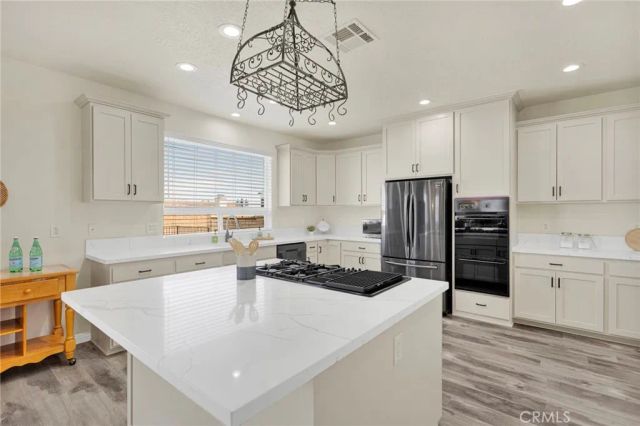 13505 Stoneridge Dr, Victorville, CA 92395