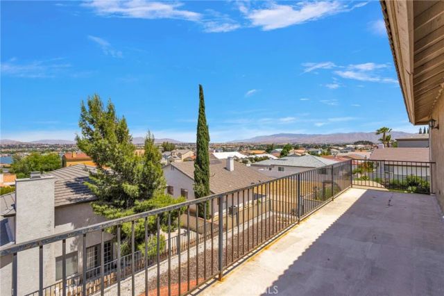 13505 Stoneridge Dr, Victorville, CA 92395