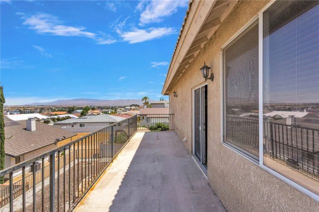 13505 Stoneridge Dr, Victorville, CA 92395