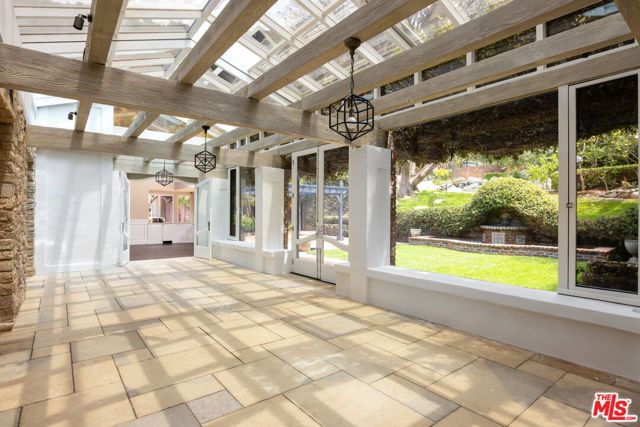 9507 Heather Road, Los Angeles, CA 90210