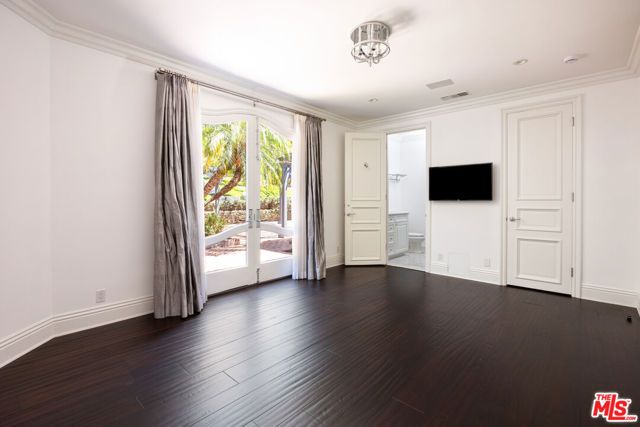 9507 Heather Road, Los Angeles, CA 90210