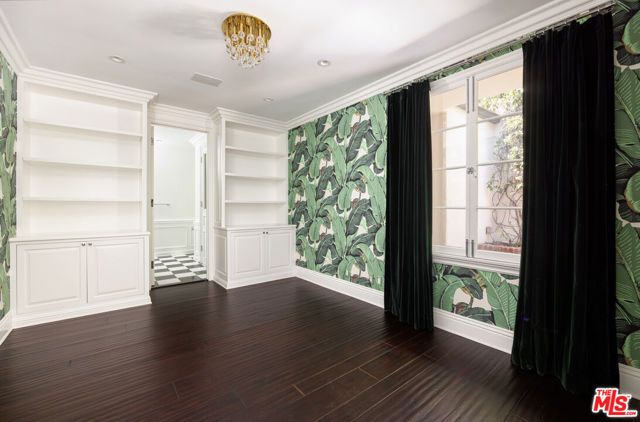 9507 Heather Road, Los Angeles, CA 90210