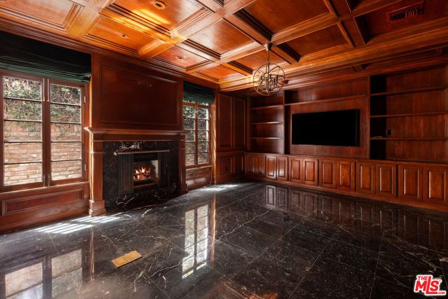 9507 Heather Road, Los Angeles, CA 90210
