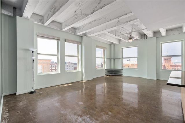 21 W 10th Street 11C, Kansas City, MO 64105