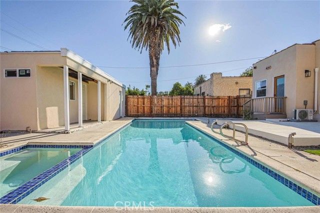 2306 S Cloverdale, Los Angeles, CA 90016