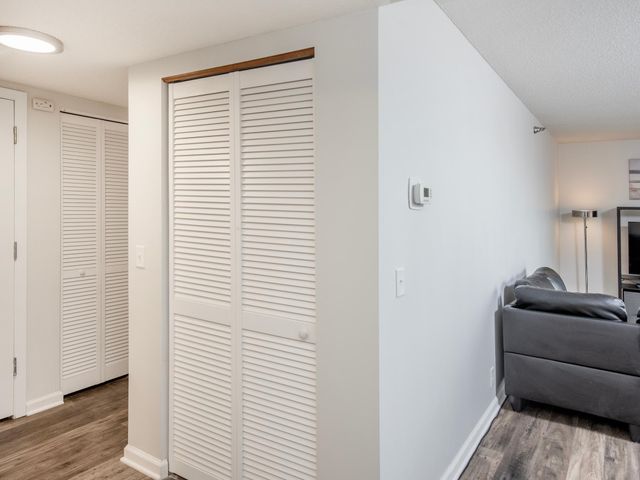 26 10th Street W 709, Saint Paul, MN 55102