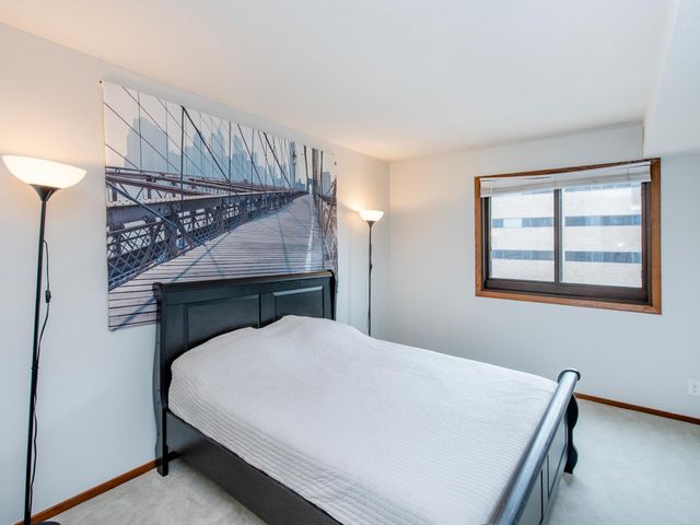 26 10th Street W 709, Saint Paul, MN 55102