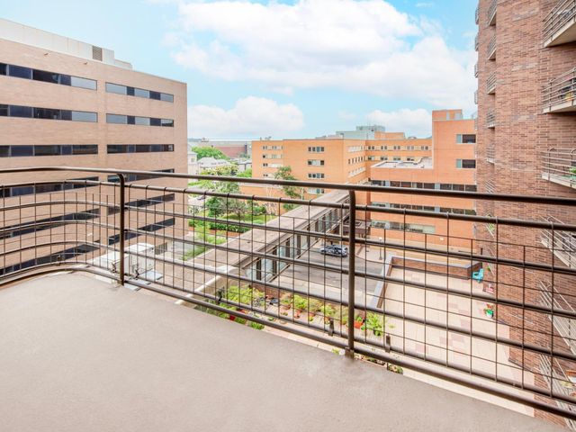 26 10th Street W 709, Saint Paul, MN 55102
