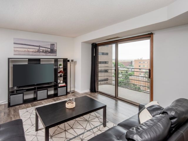 26 10th Street W 709, Saint Paul, MN 55102