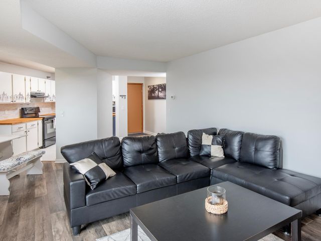 26 10th Street W 709, Saint Paul, MN 55102