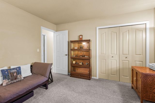 21082 Oak Knoll Road, Redding, CA 96003