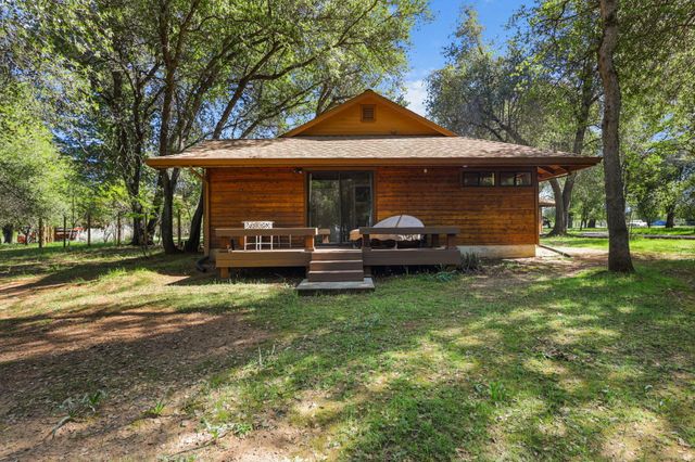 21082 Oak Knoll Road, Redding, CA 96003