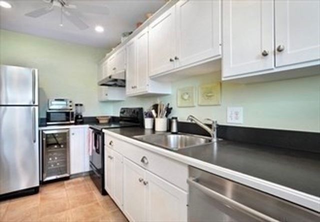 175 Beach Ave 3, Hull, MA 02045