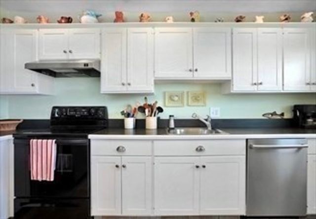 175 Beach Ave 3, Hull, MA 02045