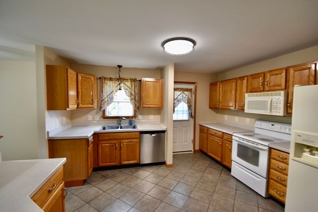 375 Thompson Rd, Webster, MA 01570