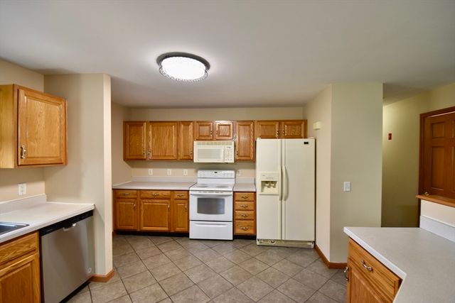 375 Thompson Rd, Webster, MA 01570