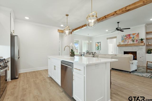7201 Rolling Acres, Tyler, TX 75707