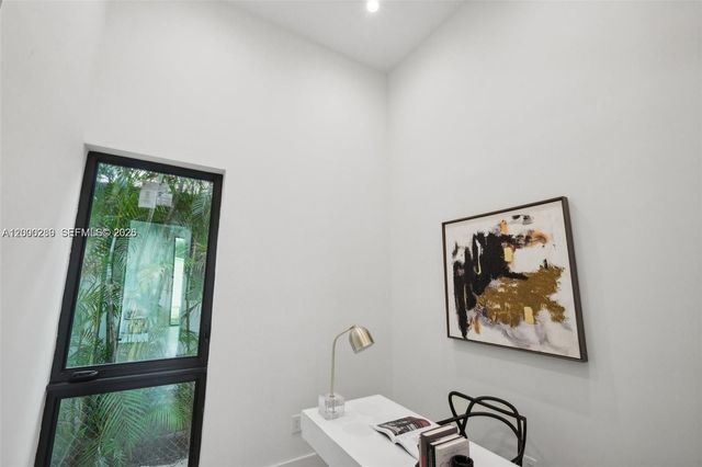 510 NW 50th St, Miami, FL 33127